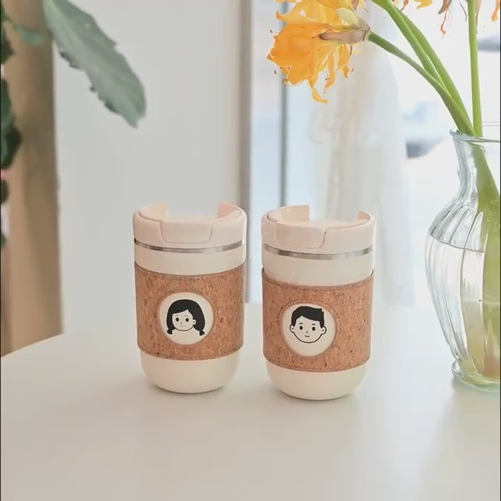 Isolierter Kaffeebecher mit Katze
